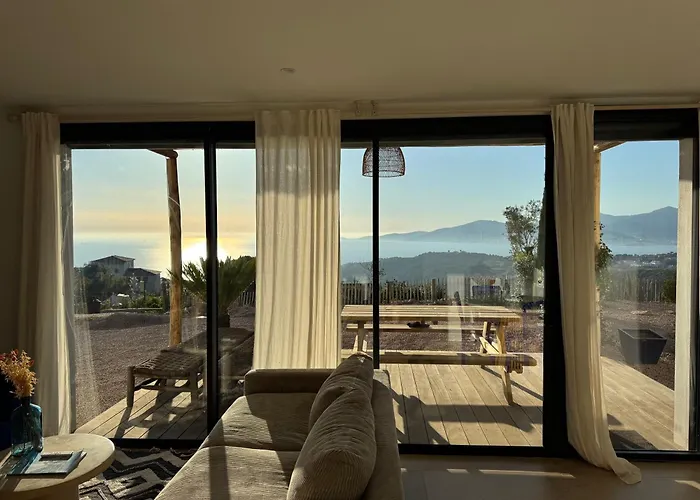 Maison d'hôtes T2 Standing 50m2, Vue 3*